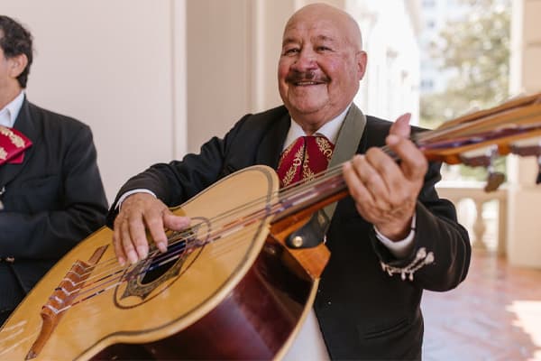 Romantic serenata performance with mariachi
